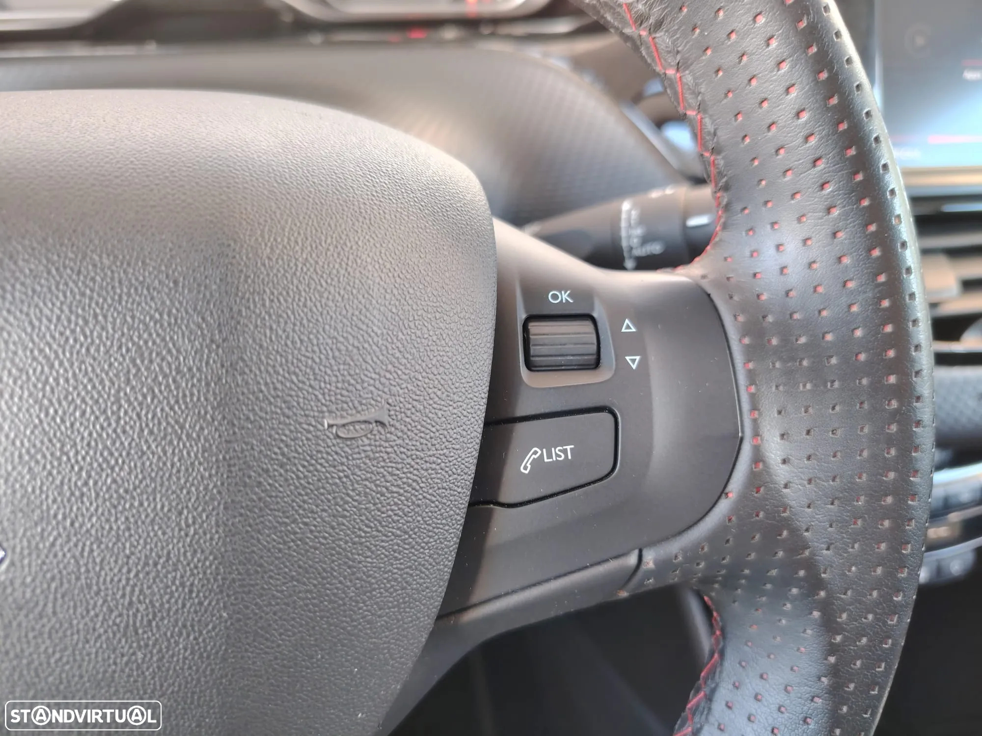Peugeot 208 1.2 PureTech GT Line - 10