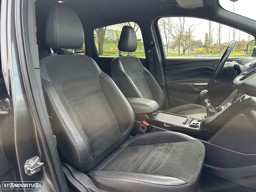 Ford Kuga 1.5 TDCi ST-Line Limited Edition - 39