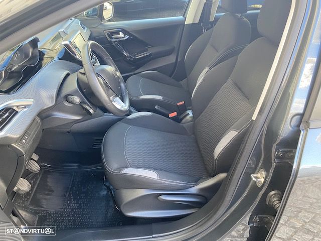 Peugeot 208 1.2 PureTech Style - 4