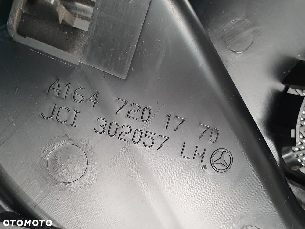 TRÓJKĄT OSŁONA LUSTERKA GŁOŚNIK LEWY PRZÓD MERCEDES ML W164 - 5