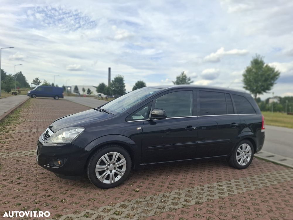 Opel Zafira 1.8i Cosmo - 1