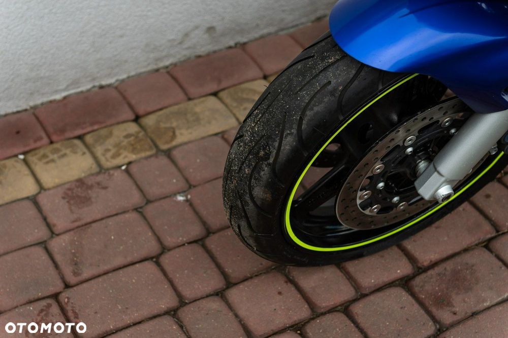 Yamaha R6 - 10