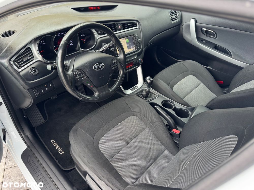 Kia Ceed 1.4 CVVT ISG Dream-Team Edition - 19