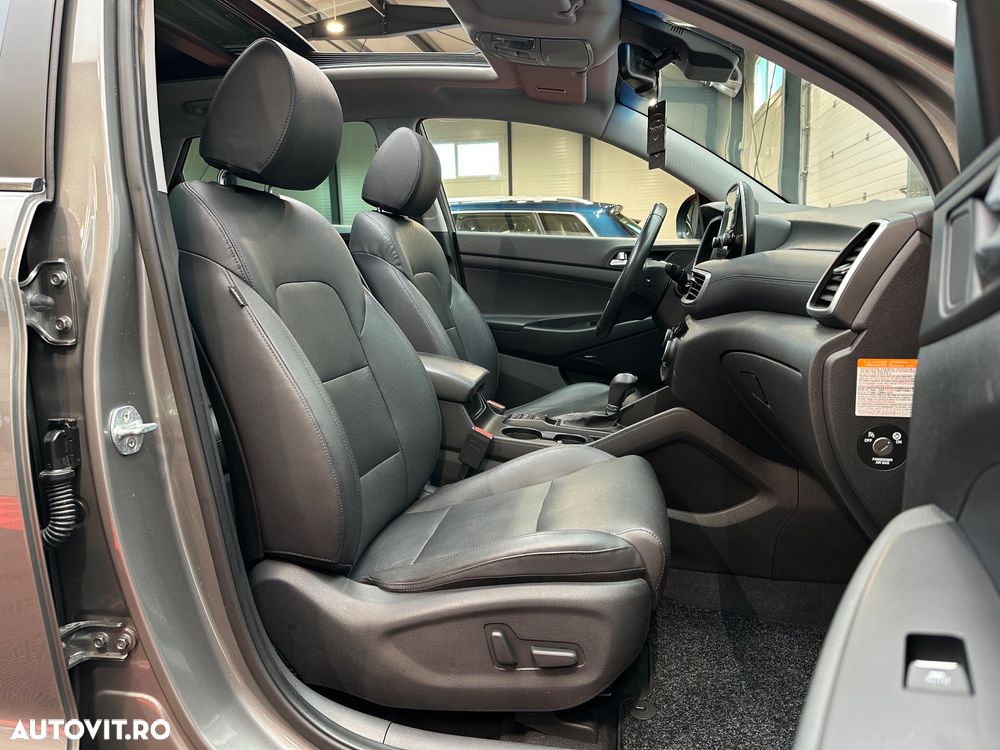 Hyundai Tucson 2.0 CRDI 4WD Automatik Premium - 32