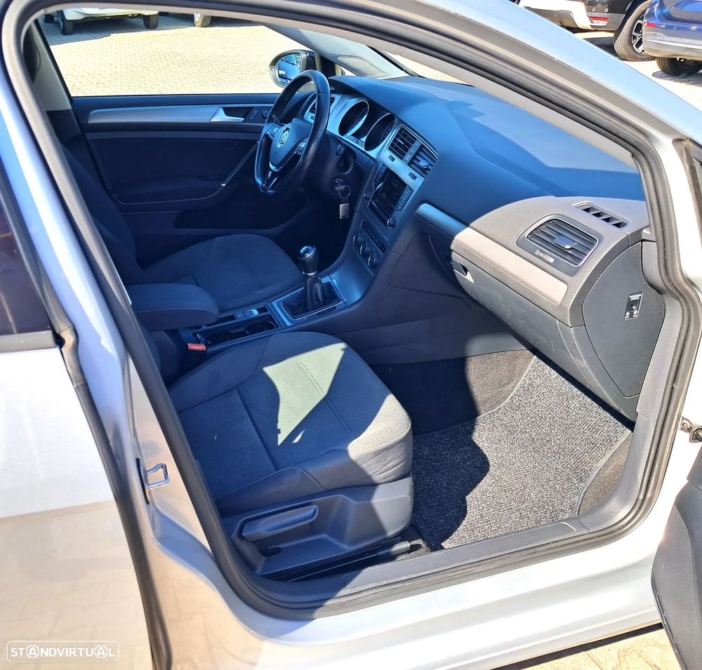VW Golf 1.6 TDi BlueMotion Confortline - 12