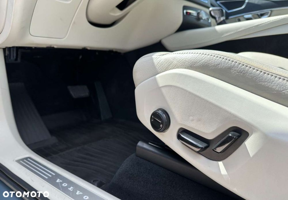Volvo XC 90 - 17