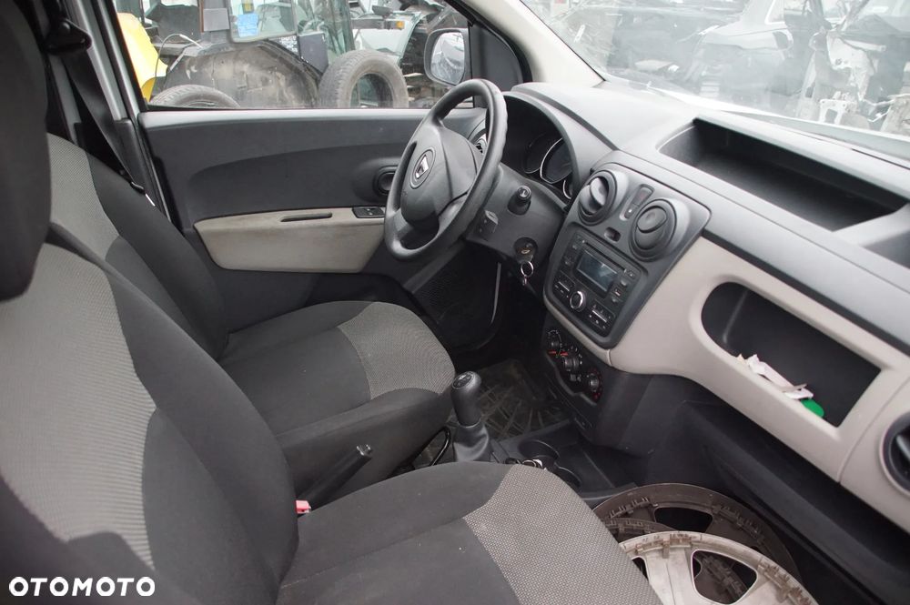 Auto na części - Dacia Dokker 1.5 DCI 90 KM K9K626 JR5341 DV369 2017R Silnik Skrzynia Drzwi Zderzak Błotnik Lampa Lusterko Szyba Klamka Deska Kokpit Sterownik Moduł Czujnik Licznik Panel Kierownica - 15