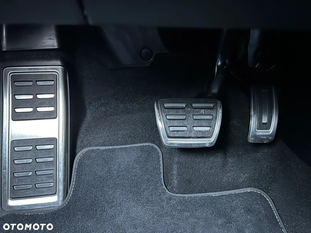 Volkswagen Arteon 2.0 TDI R-Line DSG - 17