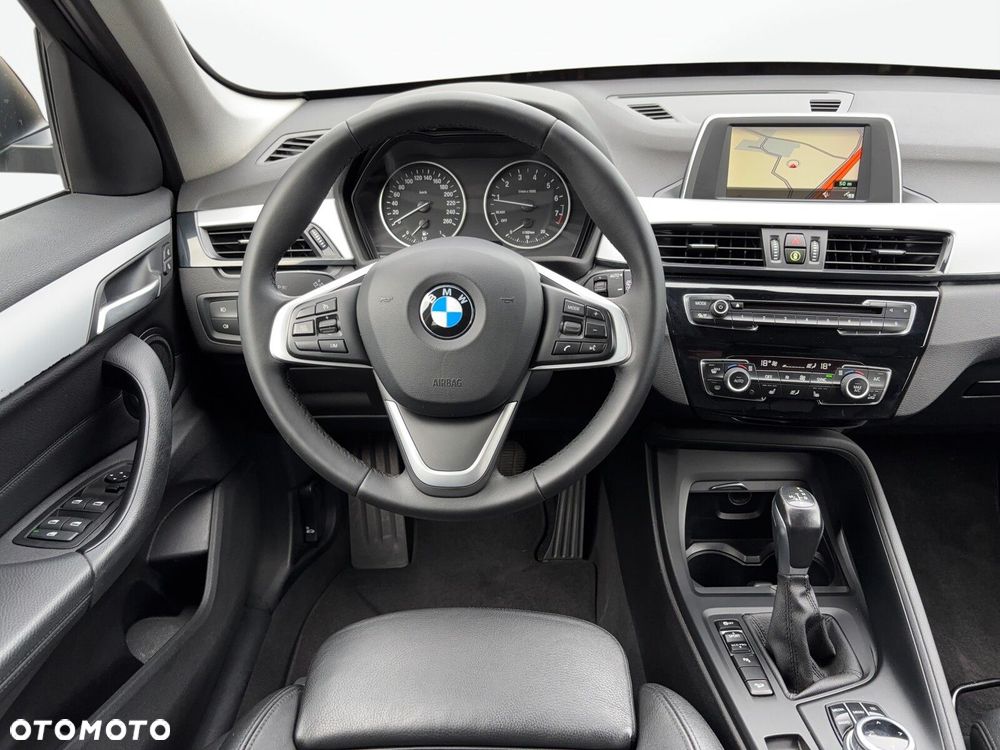 BMW X1 xDrive20i Advantage - 9