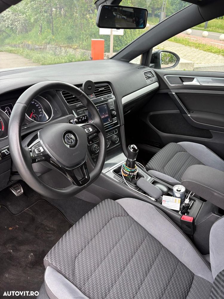 Volkswagen Golf - 9