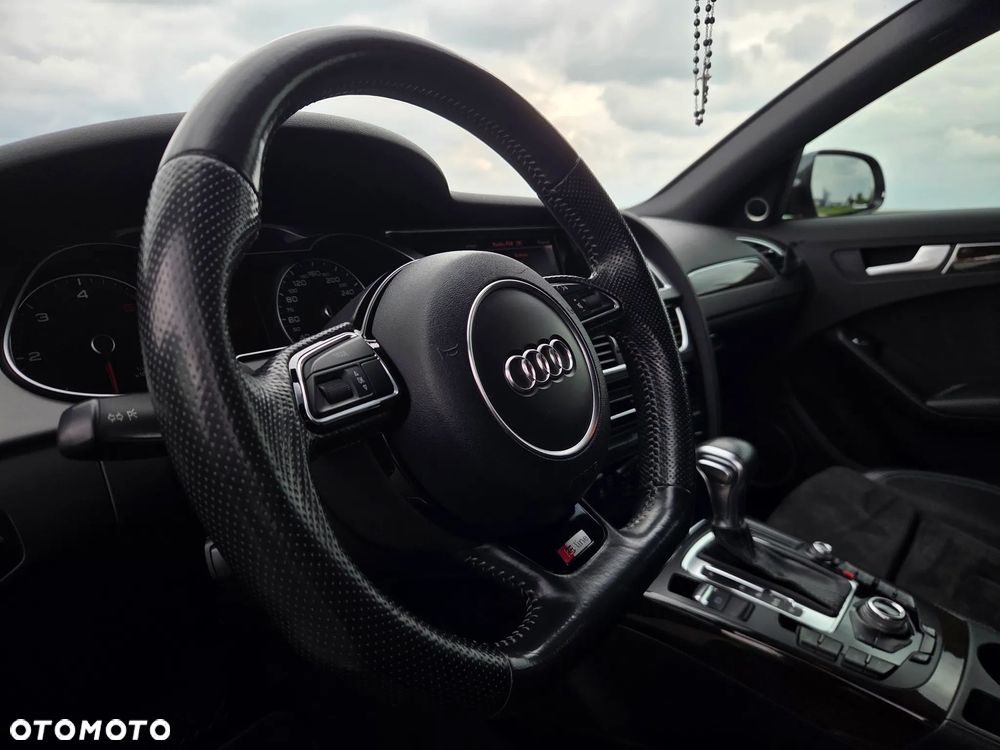 Audi A4 Avant 2.0 TDI DPF clean diesel multitronic S line Sportpaket - 16