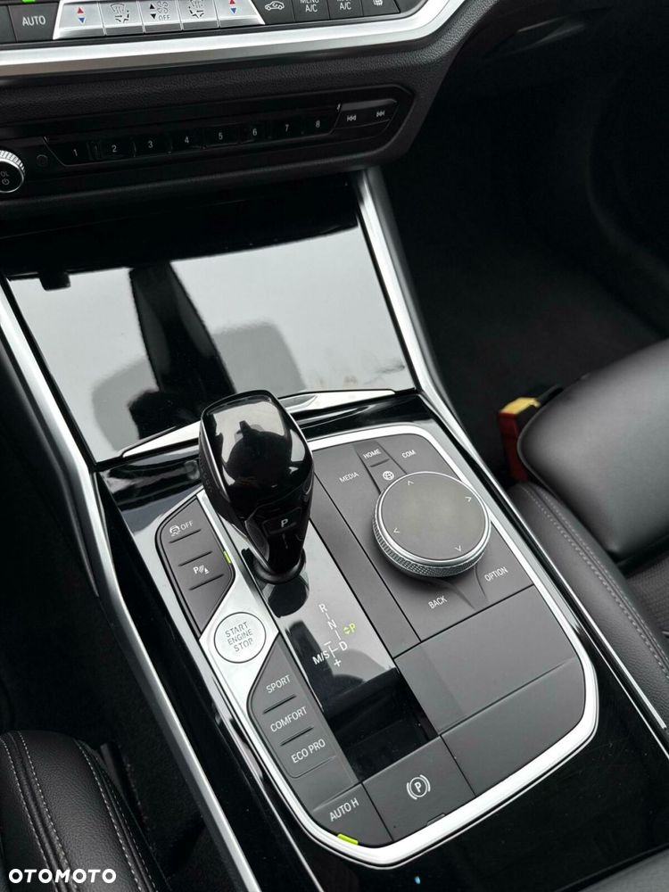 BMW Seria 3 320d Sport Line - 17