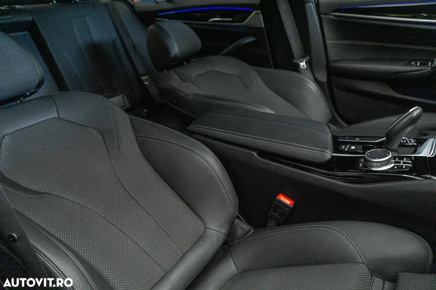 BMW Seria 5 520i Aut. Sport Line - 39