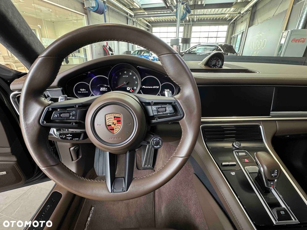 Porsche Panamera GTS - 17