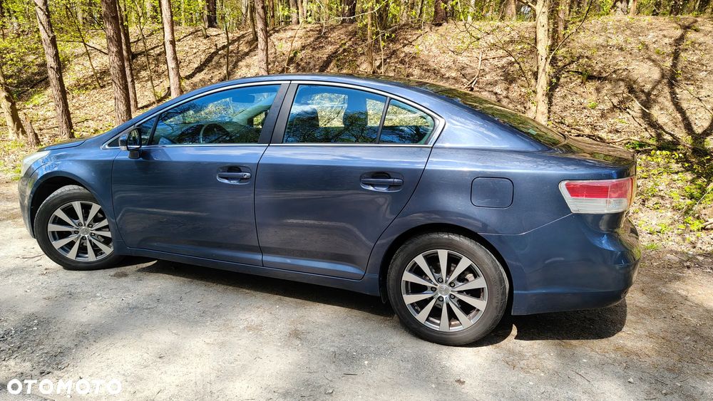 Toyota Avensis 1.8 Luna - 4