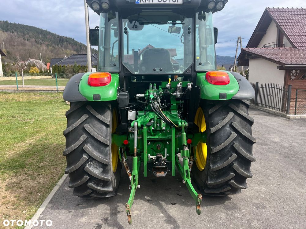 John Deere 5085M - 3