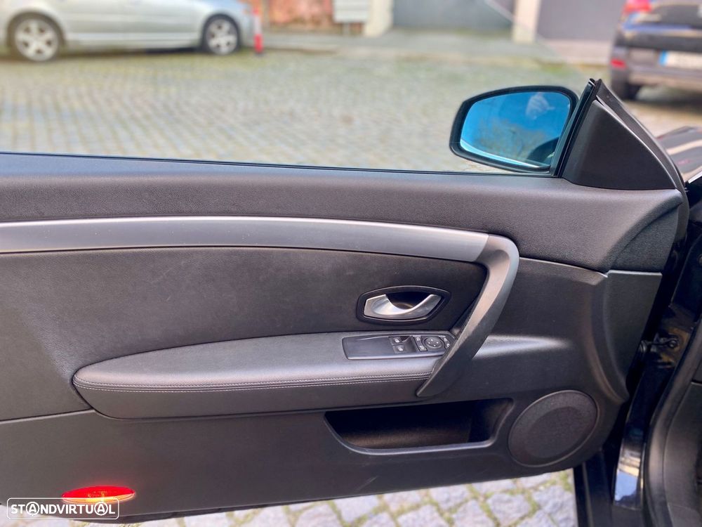 Renault Laguna Coupe 2.0 dCi GT - 13