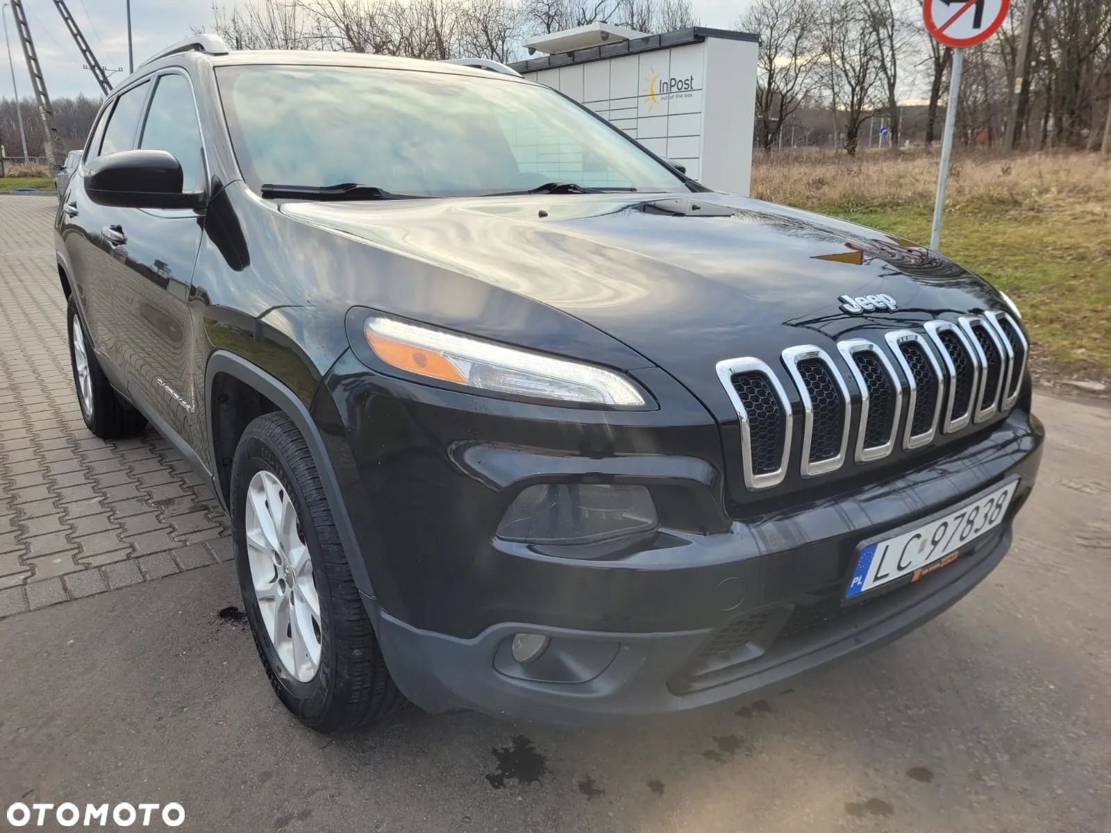 Jeep Cherokee - 1