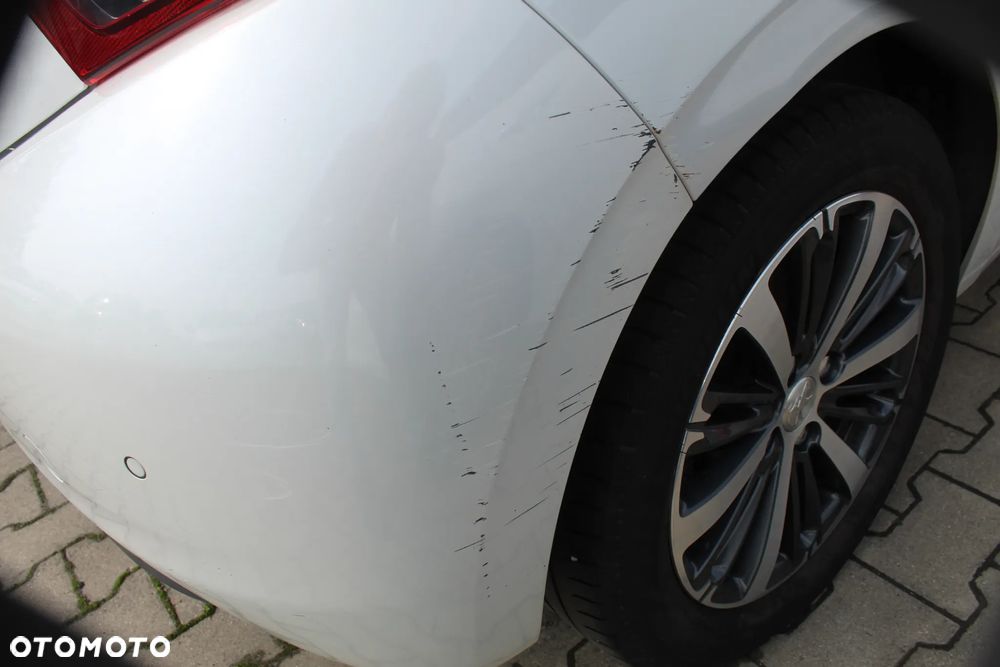 Peugeot 208 1.2 PureTech Allure S&S EAT6 - 9