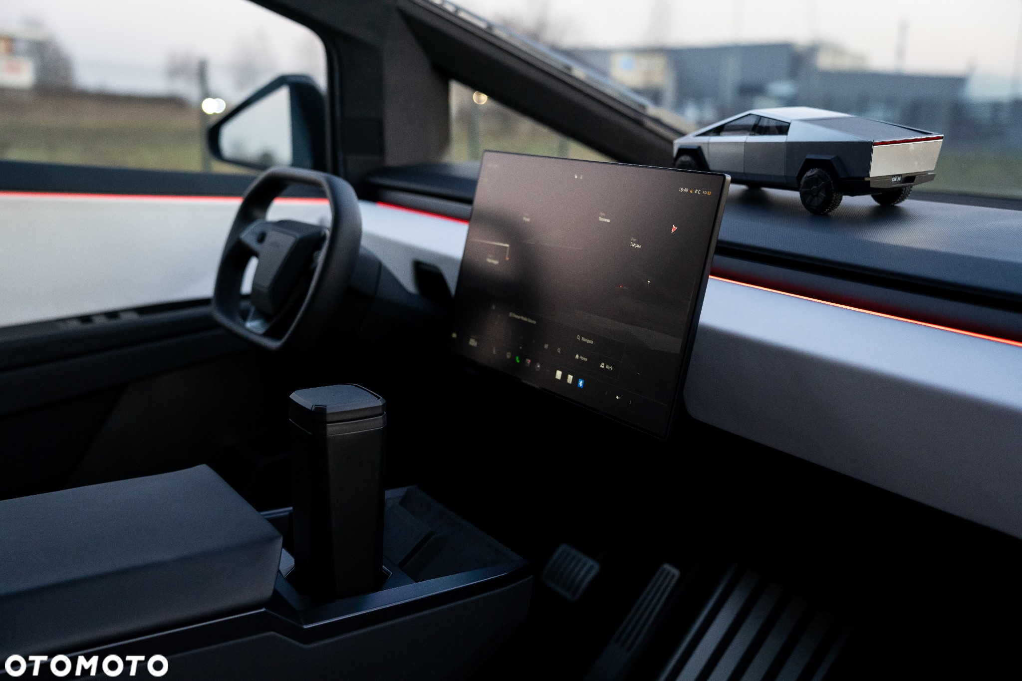 Tesla Cybertruck - 34