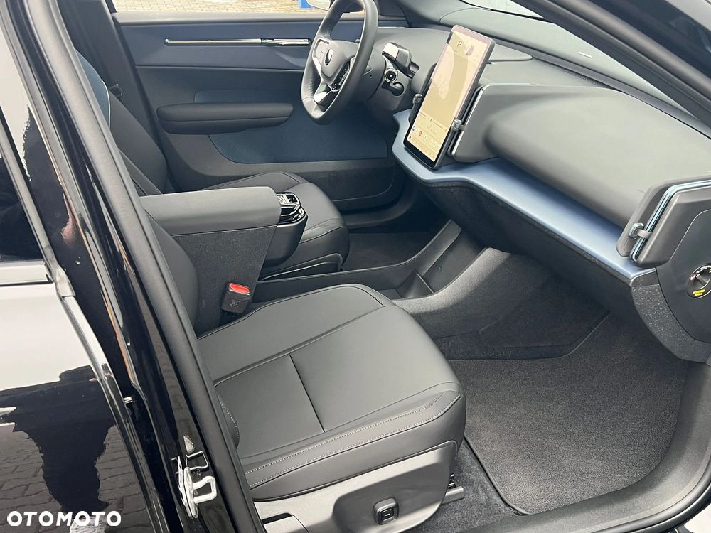 Volvo EX30 69kWh Twin Motor Ultra Black Edition - 3