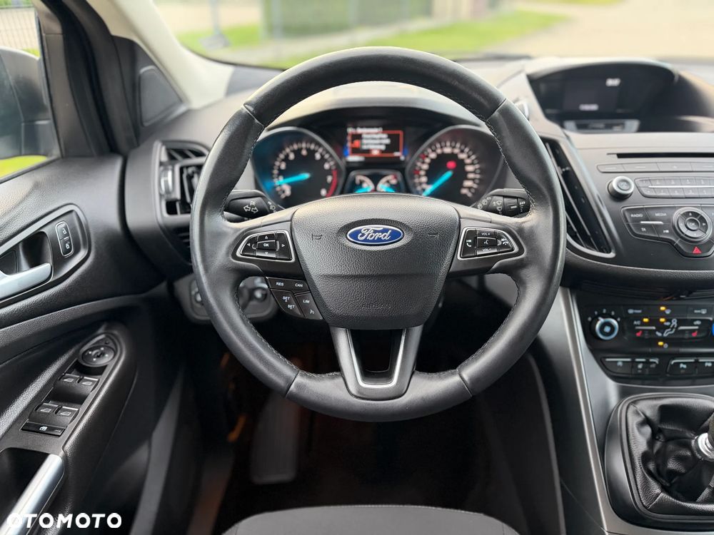 Ford Kuga 1.5 EcoBoost 2x4 Trend - 29