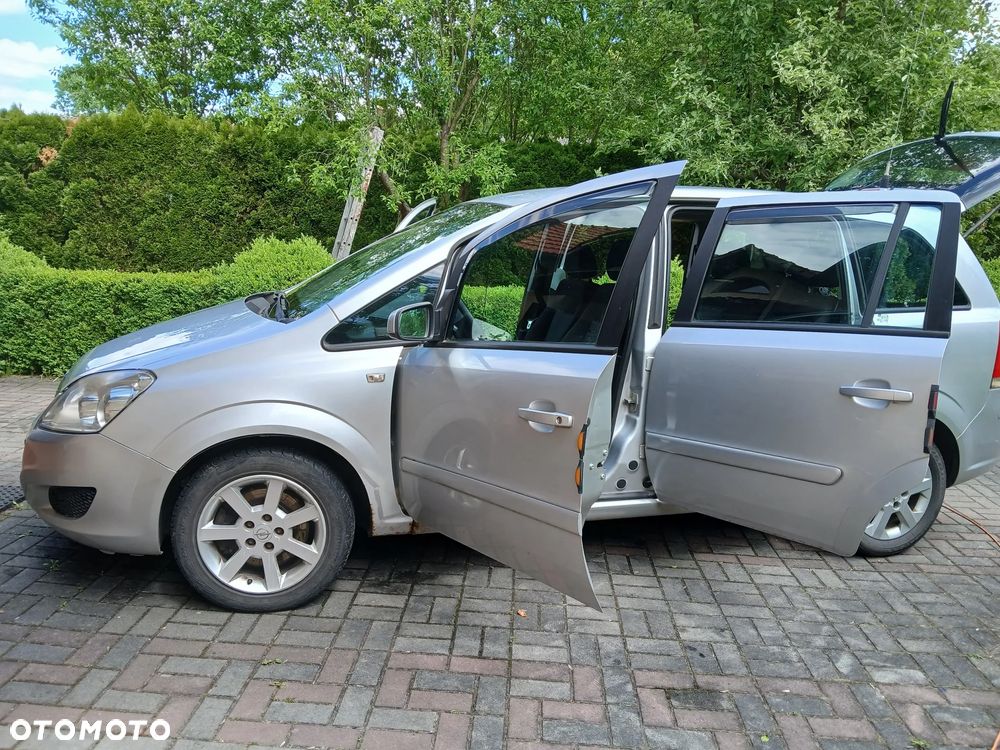 Opel Zafira 1.6 Enjoy - 2