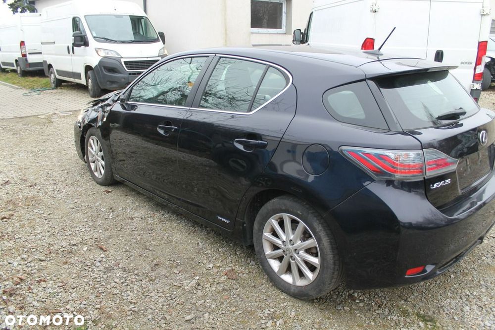 Lexus CT - 8