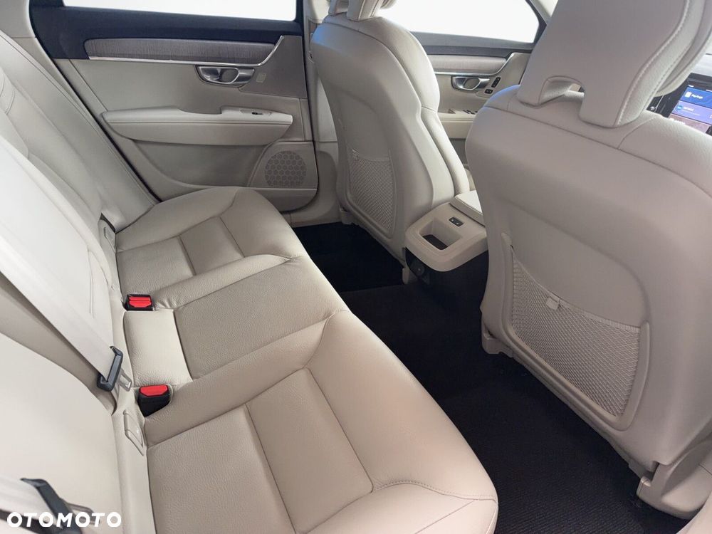 Volvo V90 Cross Country - 19