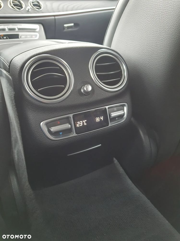 Mercedes-Benz Klasa E 400 d 4Matic 9G-TRONIC AMG Line - 27