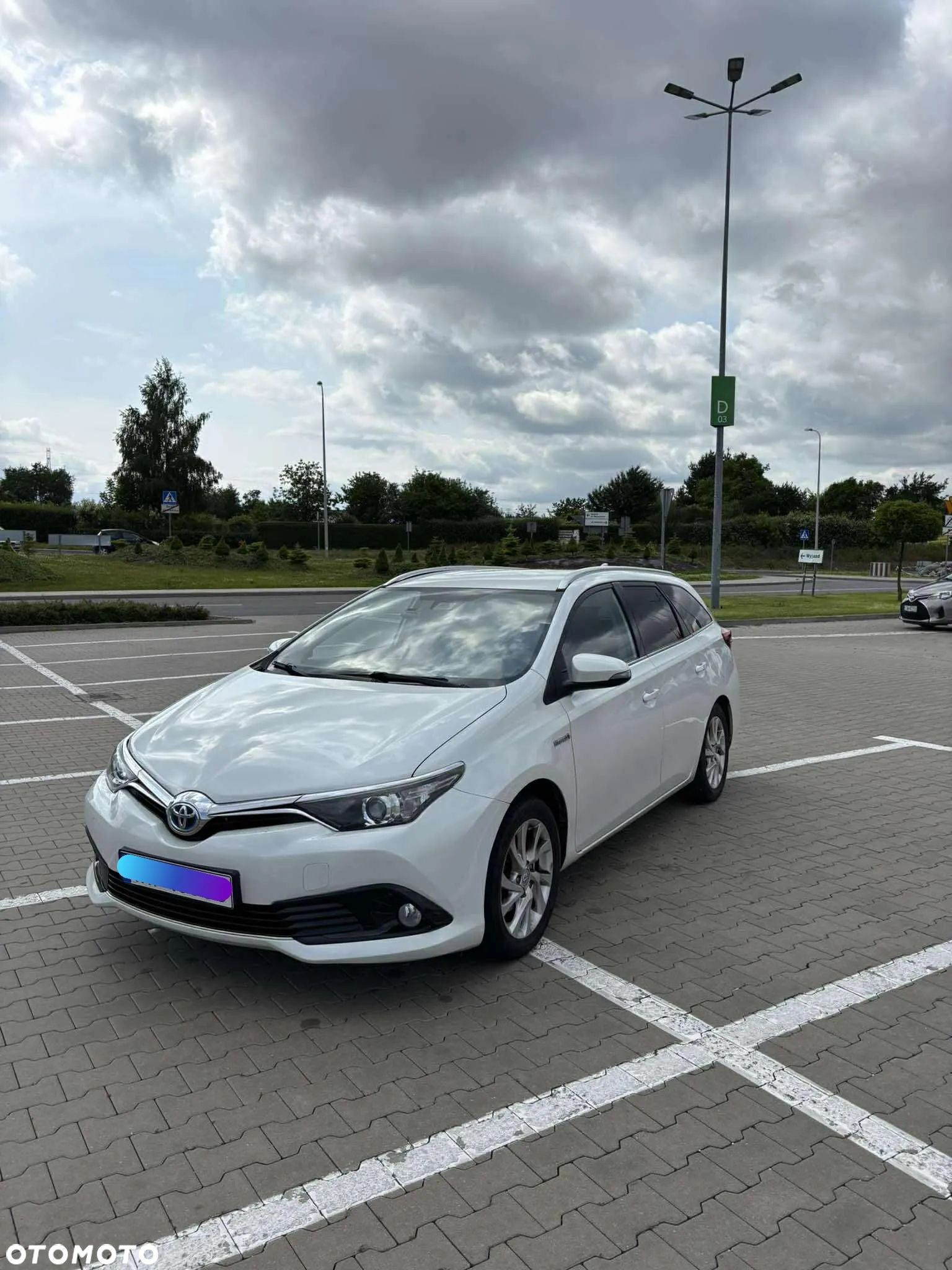 Toyota Auris 1.8 VVT-i Hybrid Automatik Touring Sports Edition - 1