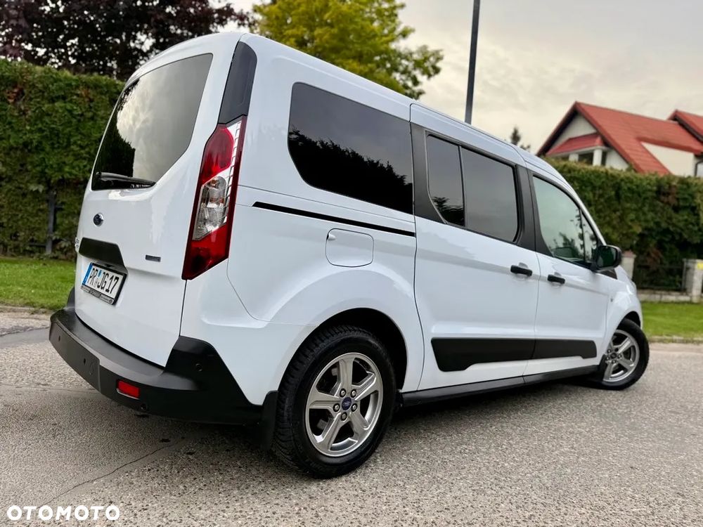 Ford Tourneo Connect Grand - 16