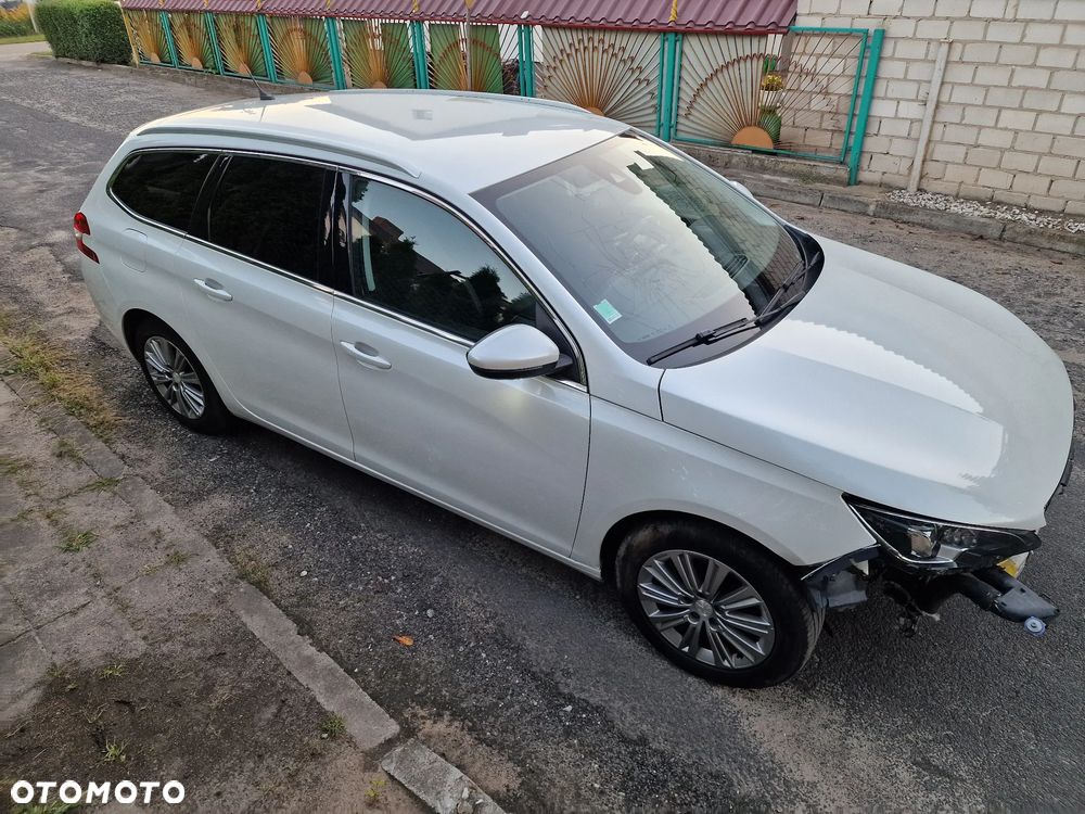 Peugeot 308 PureTech 130 GPF EAT8 Stop & Start Allure Pack - 36