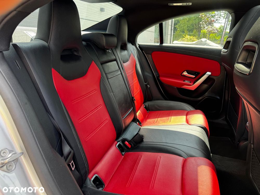 Mercedes-Benz CLA AMG 35 4Matic AMG Speedshift 7G-DCT - 13