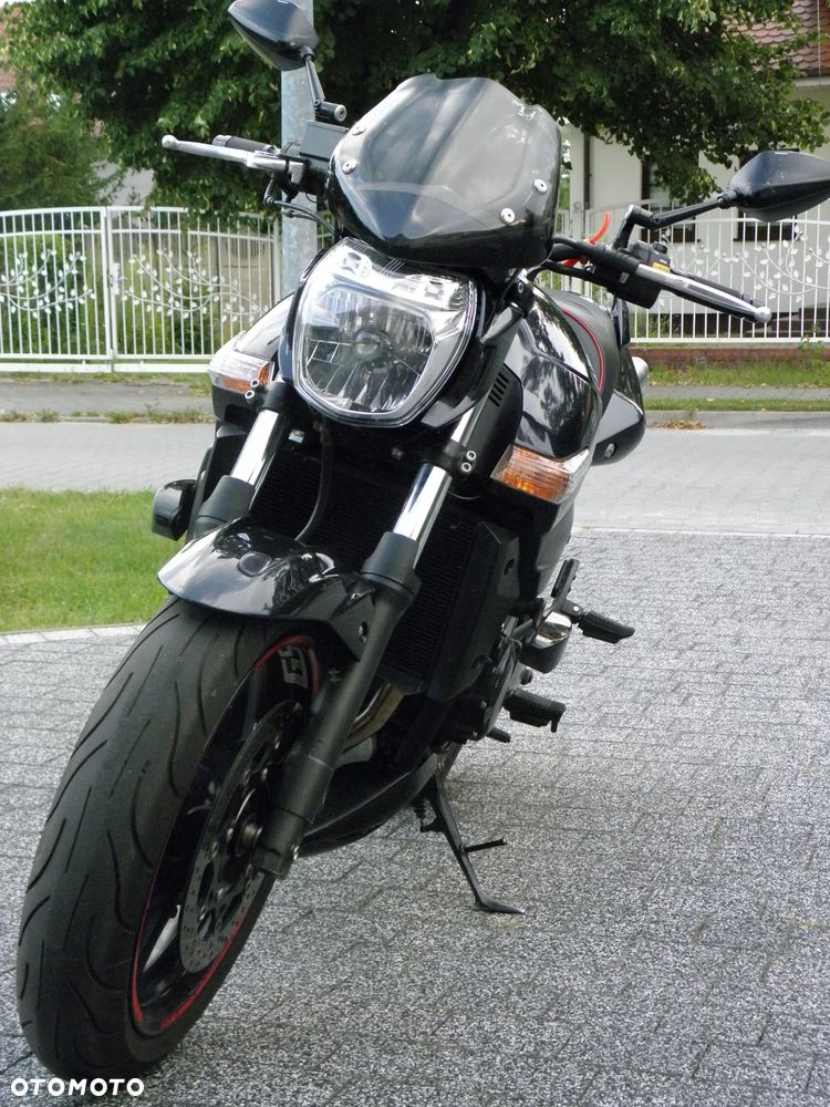 Suzuki GSR - 6