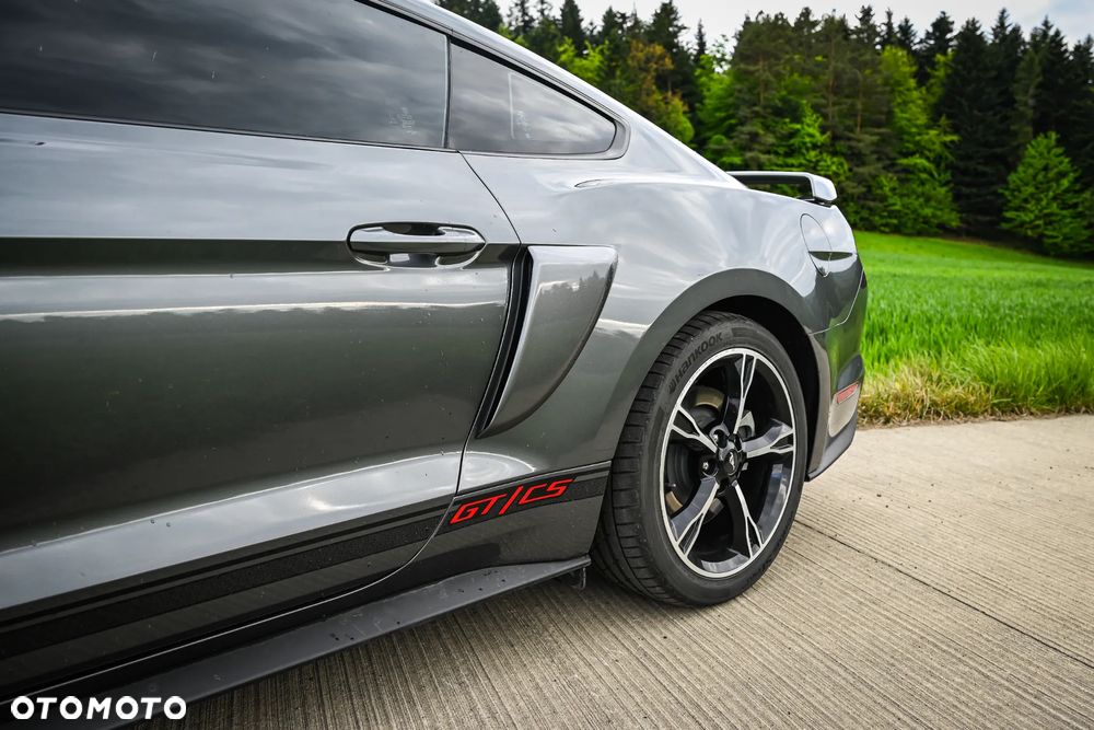Ford Mustang - 9