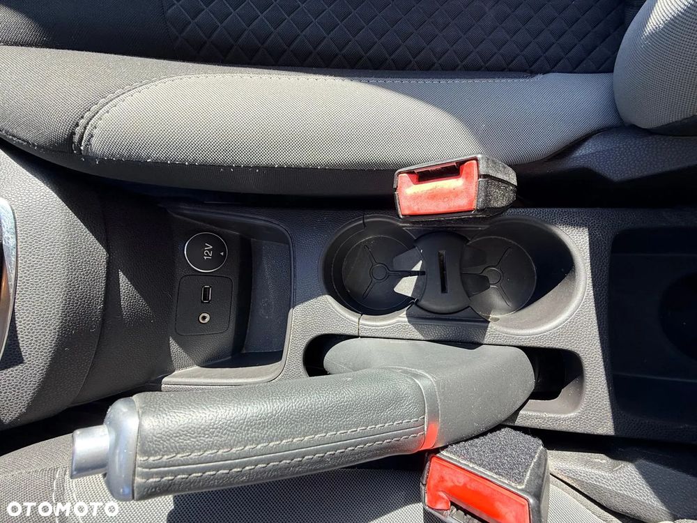 Ford Fiesta 1.0 EcoBoost S&S TITANIUM - 10