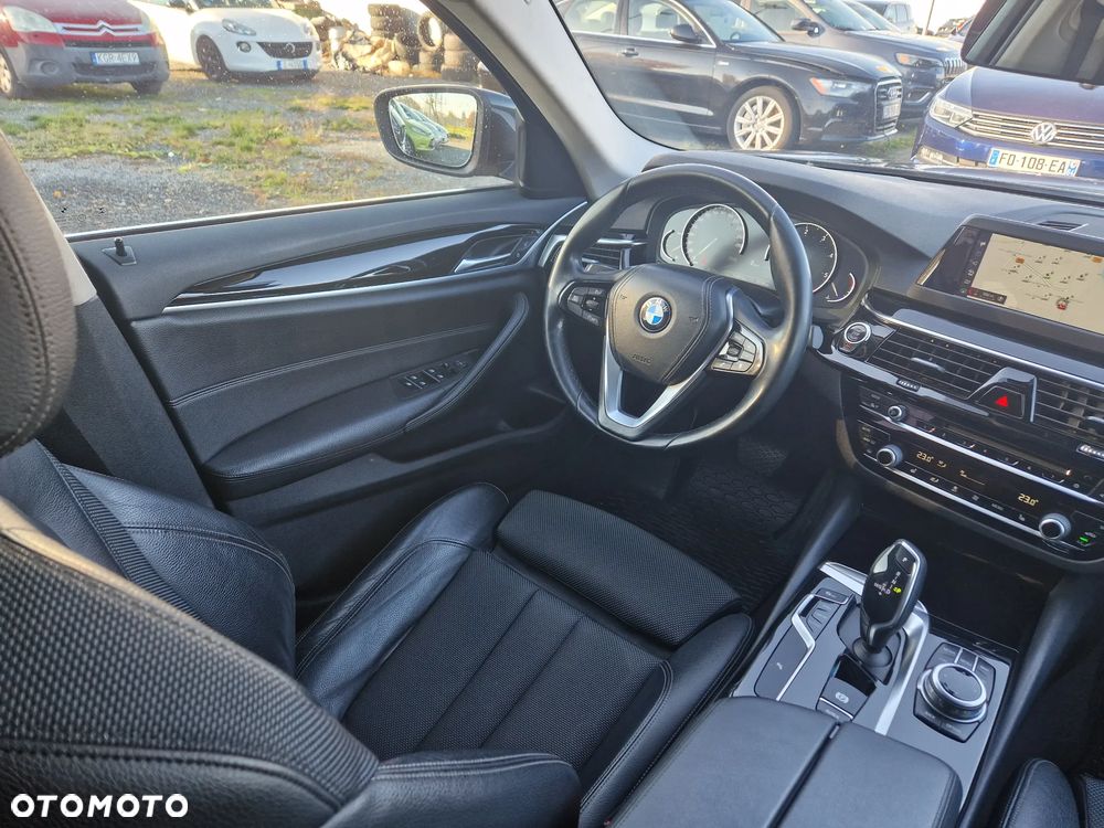 BMW Seria 5 520d - 28