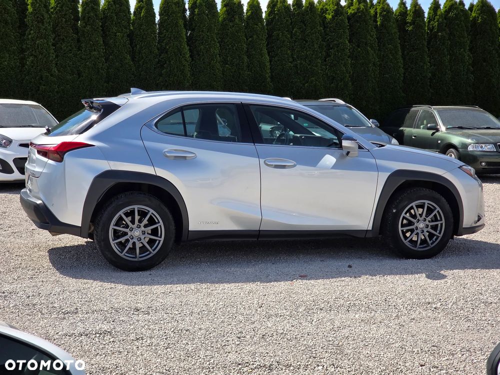 Lexus UX - 9
