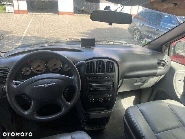 Chrysler Voyager 2.8 CRD SE - 8