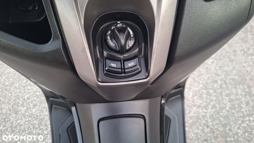 Yamaha NMAX - 29