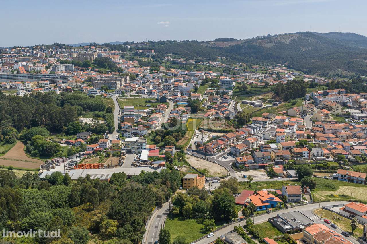 Andar Moradia Com Garagem em Baguim do Monte - Grande imagem: 2/25