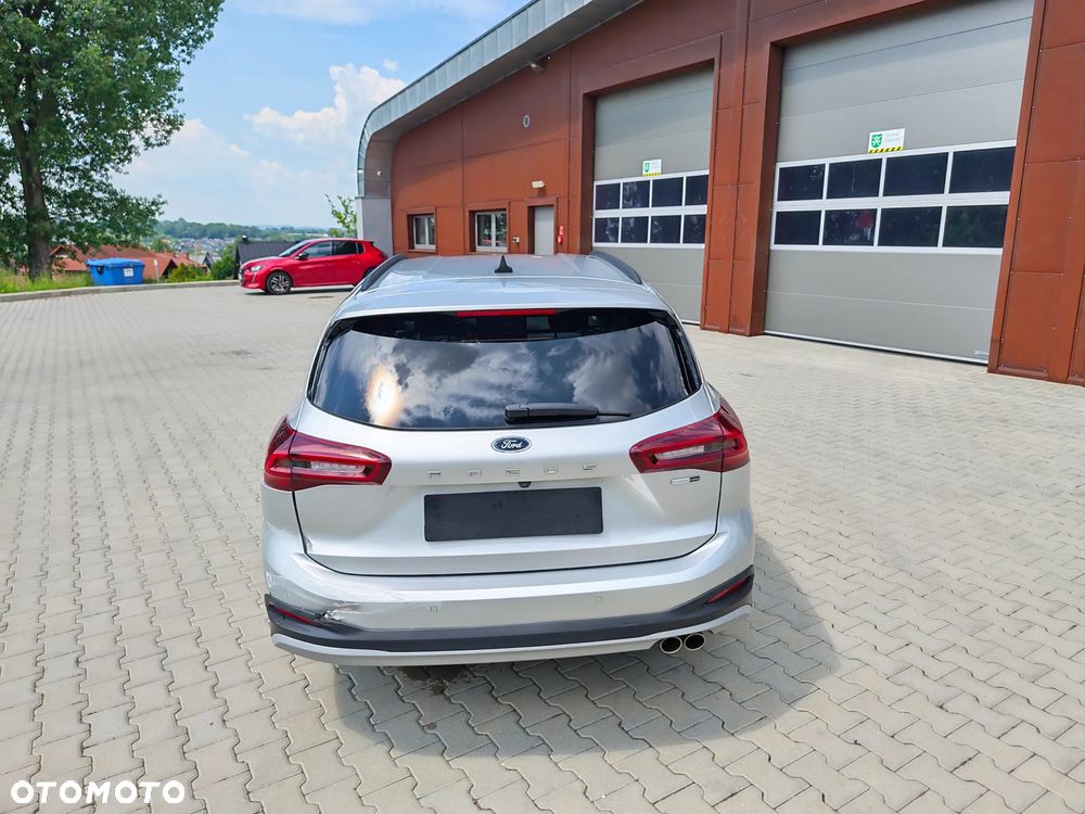 Ford Focus 1.0 EcoBoost Hybrid ACTIVE - 11