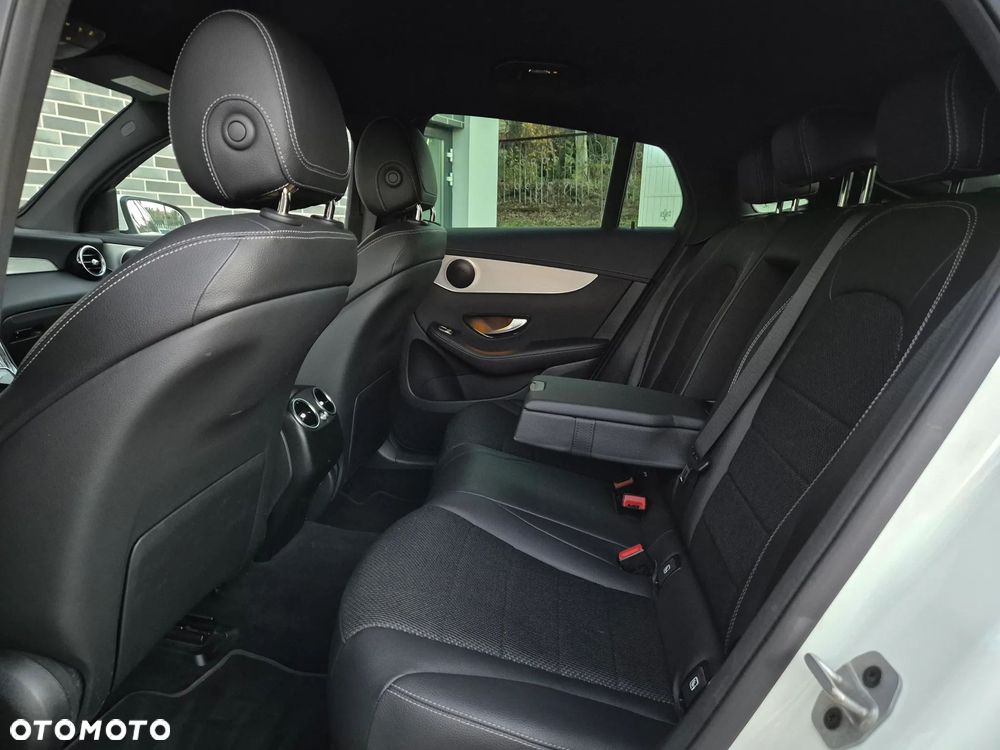 Mercedes-Benz GLC 300 d 4Matic 9G-TRONIC AMG Line - 21