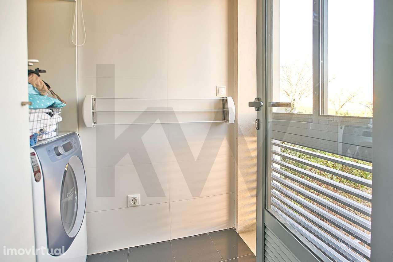 Moradia T4 para arrendamento com garagem para 4 viaturas no Oeiras Gol - Grande imagem: 4/16