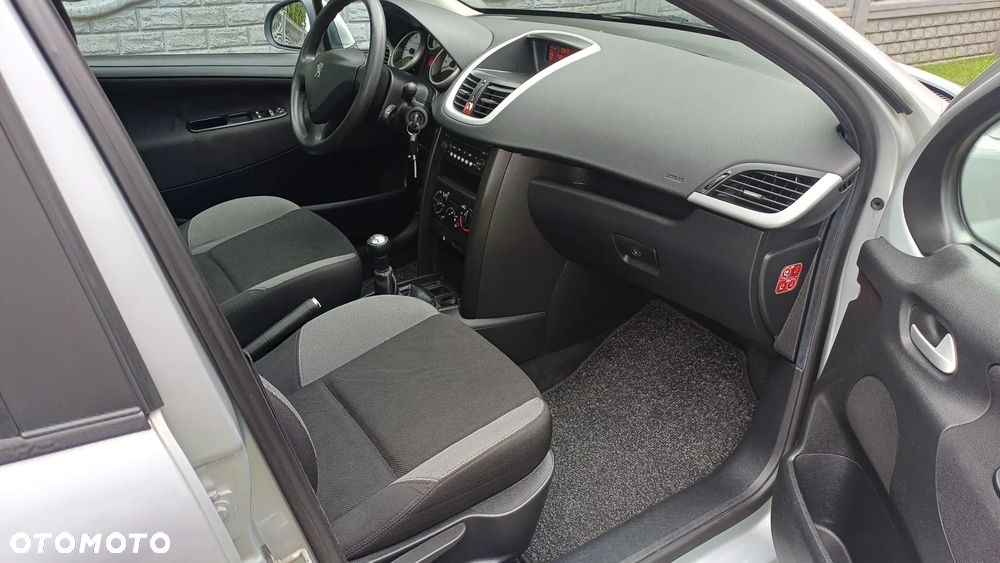 Peugeot 207 75 Filou - 16