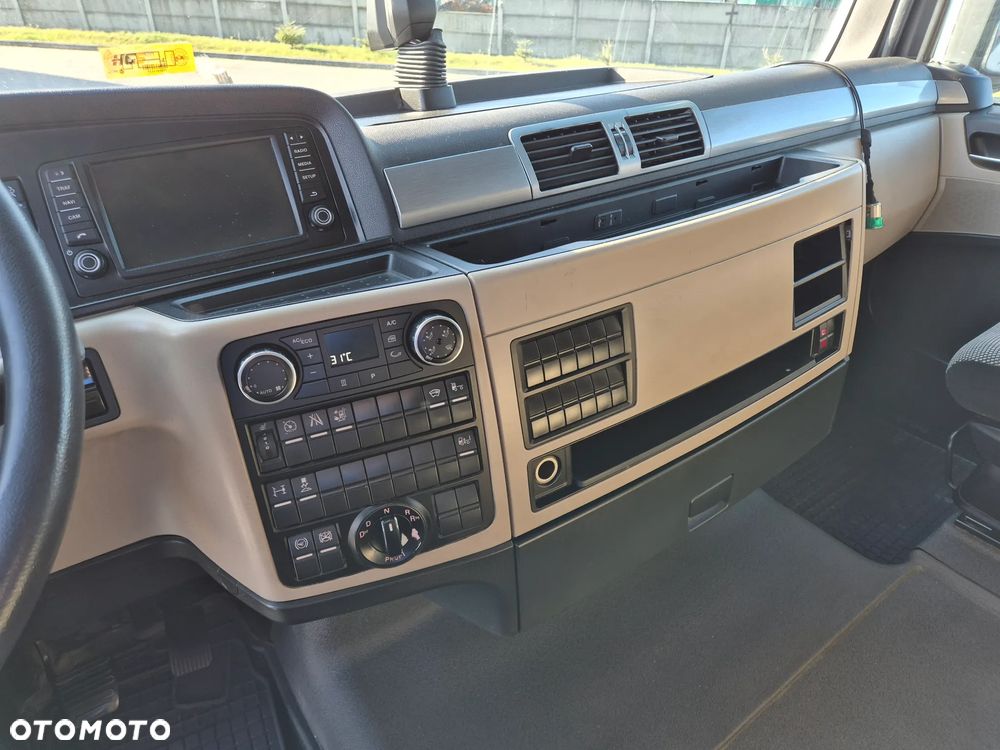 MAN 500 KM, MEGA - 13