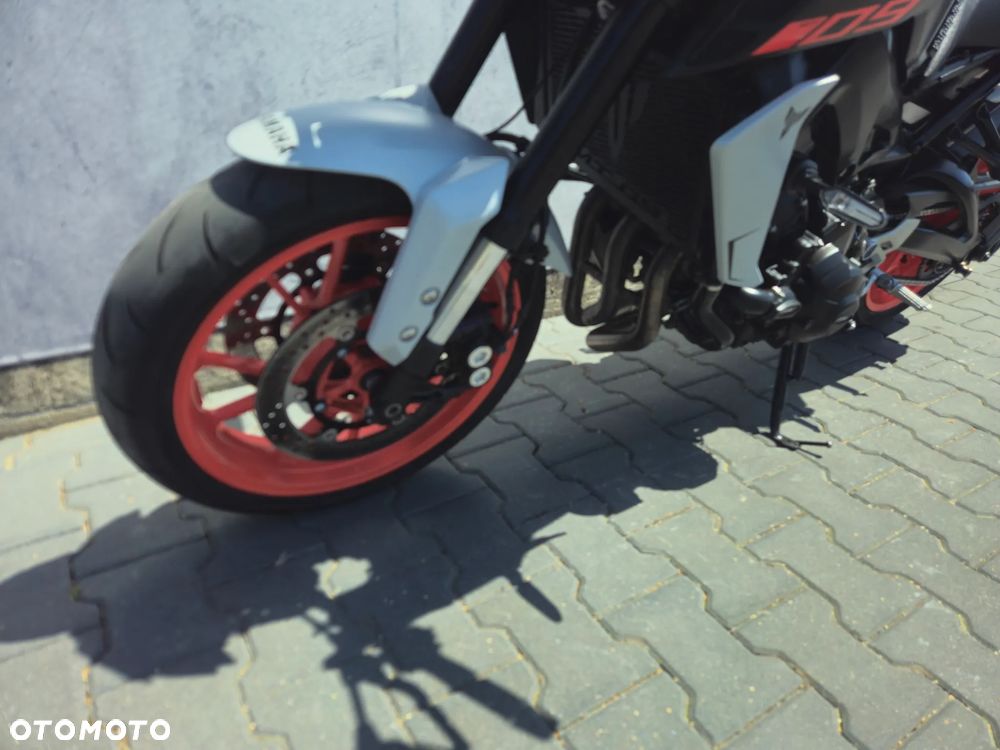 Yamaha MT - 37
