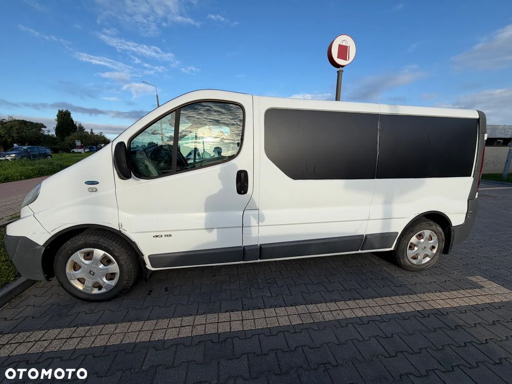 Renault TRAFIC - 1