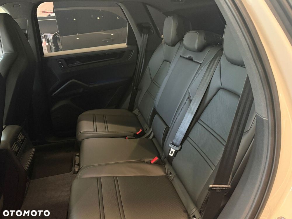 Porsche Cayenne - 27